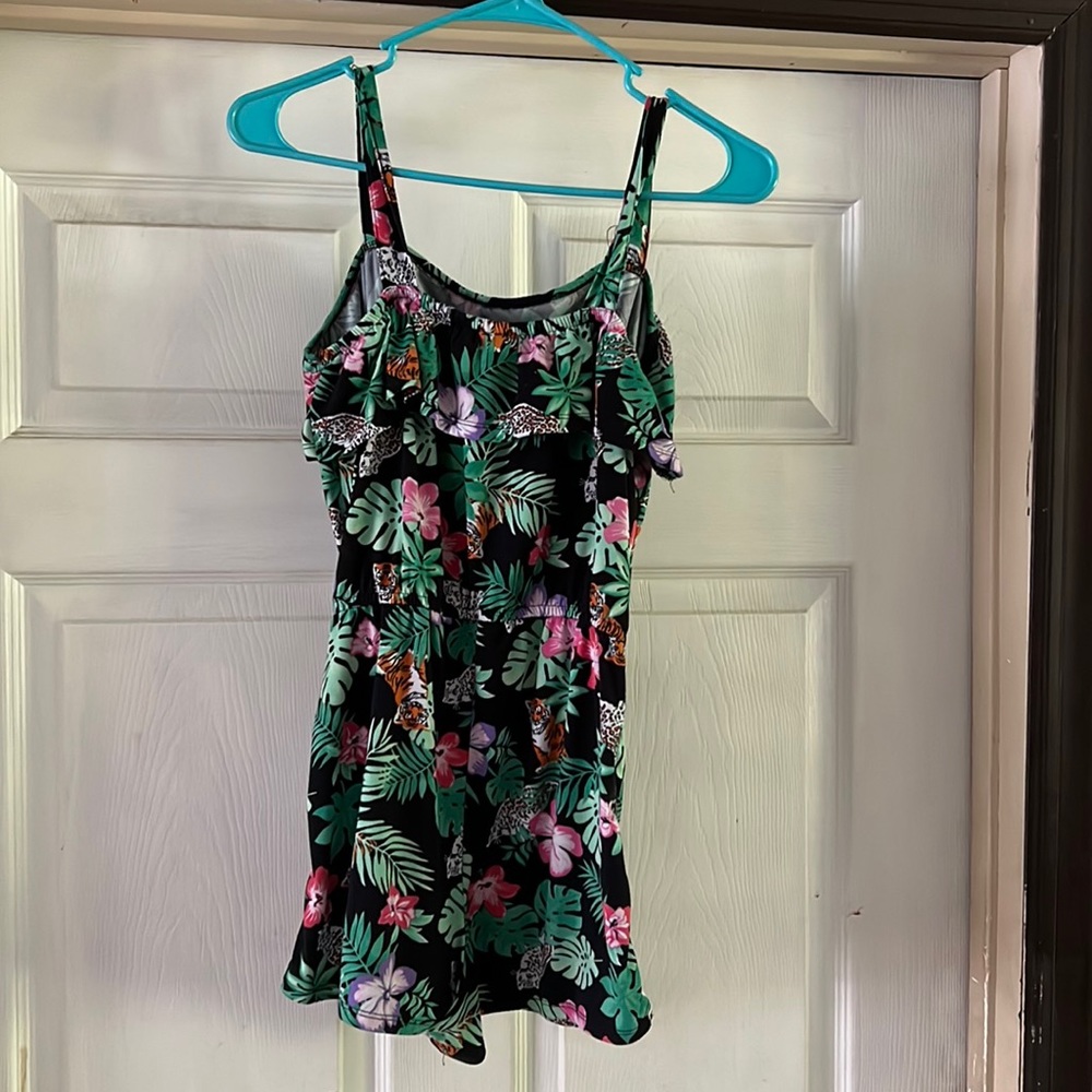 Woman Nation size-10-12